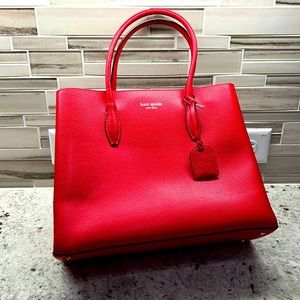 Kate spade tote or shoulder bag!